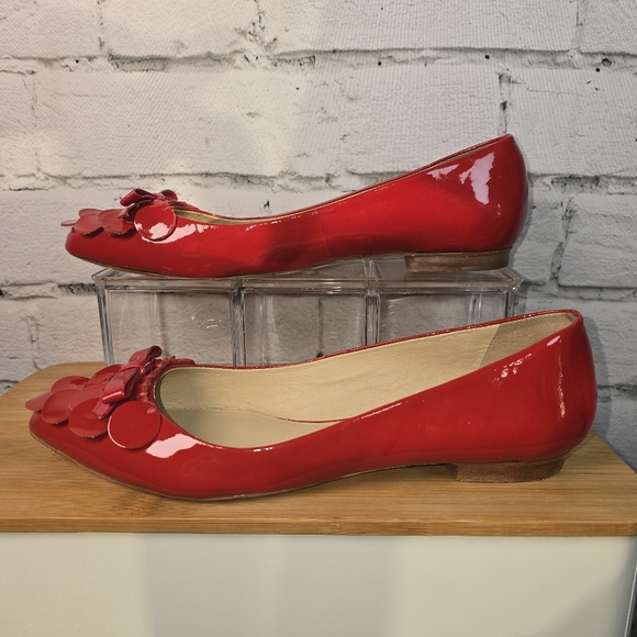 KATE SPADE NEW YORK ERICA RED PATENT FLATS WOMENS SIZE 6 1/2 EUC - Picture 2 of 16